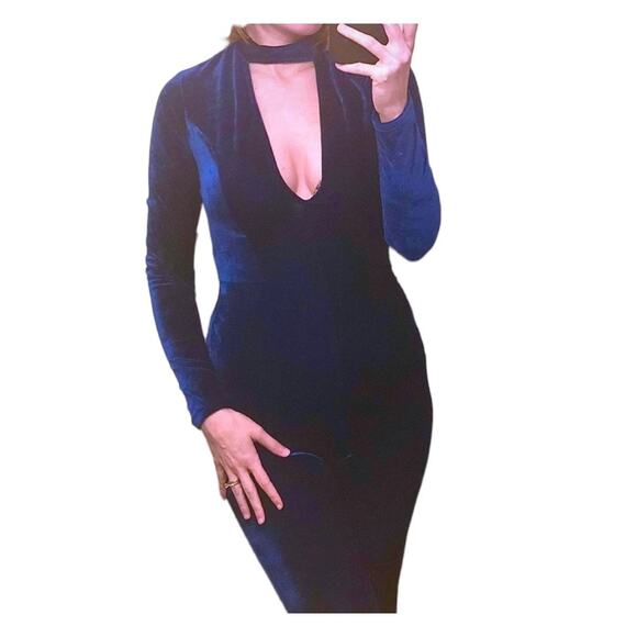 Charlotte Russe Blue Velvet Jumpsuit Size M - Picture 1 of 6